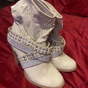 Buckle boots size 9
